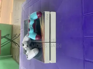 Play Station 4