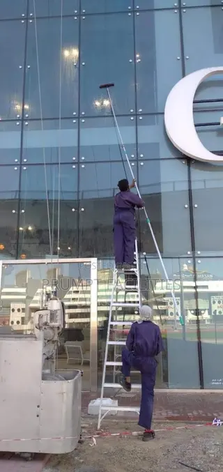 Facade or Front Glass Cleaning