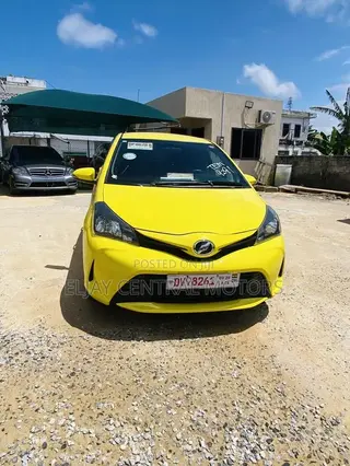 Toyota Vitz 1.3 AWD 5dr 2015 Yellow
