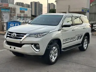 Toyota Fortuner 2.7 AWD 2019 White