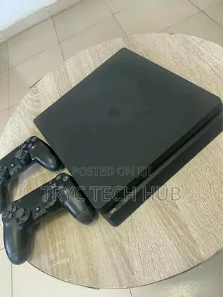 Ps4 Slim With Two Pad