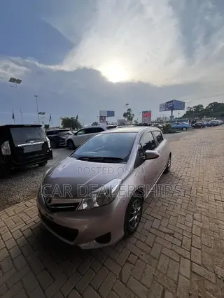 Toyota Vitz 2012 Gray