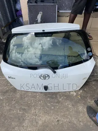 Vitz 2010 Boot