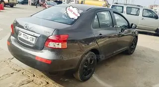 Toyota Yaris 2010 Gray