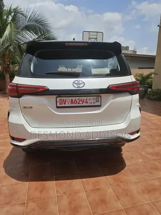 Toyota Fortuner 2.7 AWD 2021 White