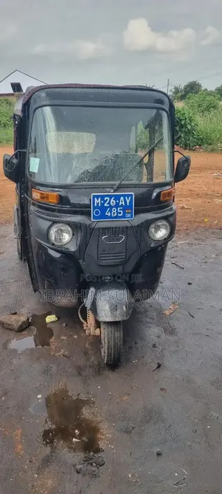 New Bajaj RE 2026 Black