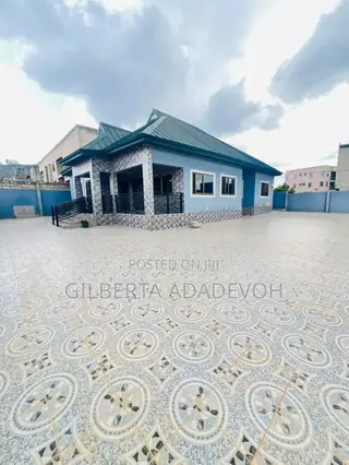 3bdrm House in Oyibi, Police Station for sale