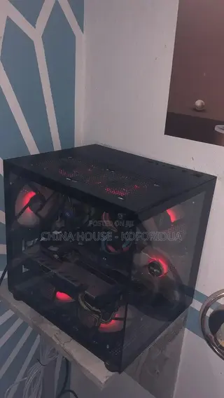 Dual Chamber Fishtank Gaming PC Case