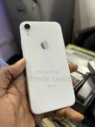 Apple iPhone XR 64 GB White