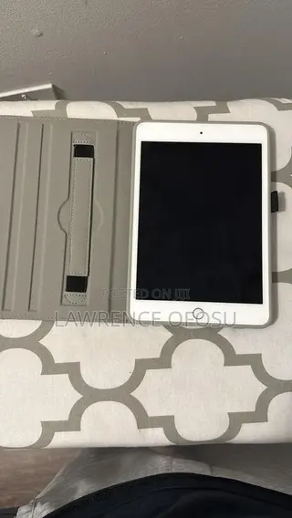 Apple iPad mini 4 64 GB Yellow