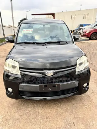 Toyota Sienta 1.5 AWD 2013 Black