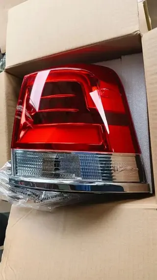 Land Cruiser (V8) Taillight, Left N Right