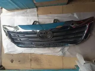 Toyota Hilux 2011-2014 Grille/Shells