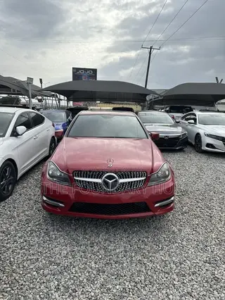 Mercedes-Benz C250 2014 Red