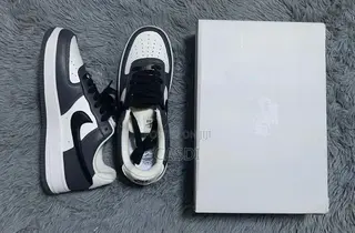 Sneaker/Show