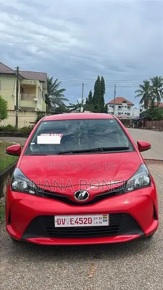 Toyota Vitz 1.5 FWD 5dr 2015 Red