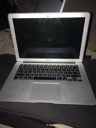 Laptop Apple MacBook Air 2015 8GB Intel Core i5 SSD 512GB