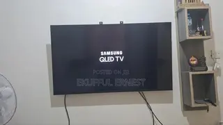 55" Samsung Qled Smart TV