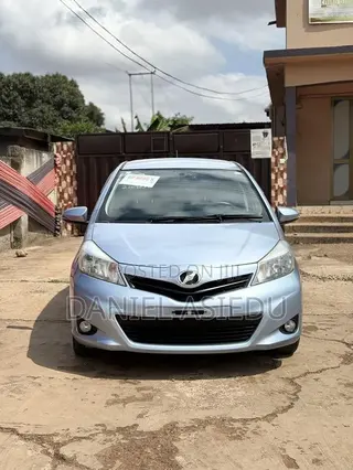 Toyota Vitz 1.3 AWD 3dr 2013 Blue