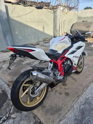 Honda CBR 2024 White