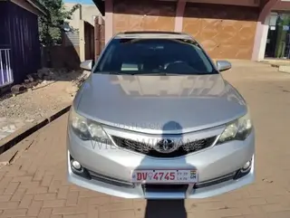 Toyota Camry SE 4dr Sedan (2.5L 4cyl 6A) 2014 Gray