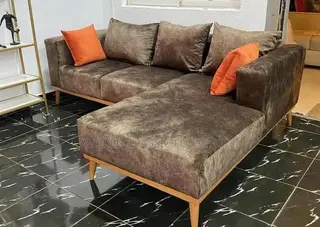 Modern L-Shaped Sectional Sofa With a Chaise Lounge.