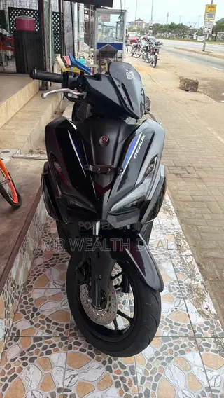 Yamaha Aerox 2025 Black