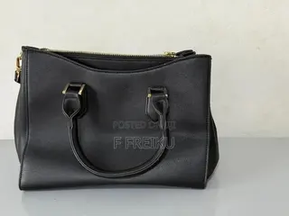Stylish Black Handbag