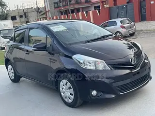 Toyota Vitz 1.3 FWD 5dr 2013 Black