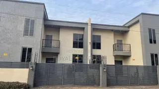 Furnished 4bdrm Townhouse / Terrace in Royal Homes Gh, East Legon