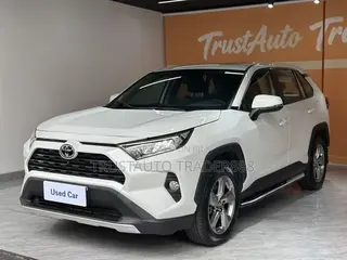 Toyota RAV4 2022 White