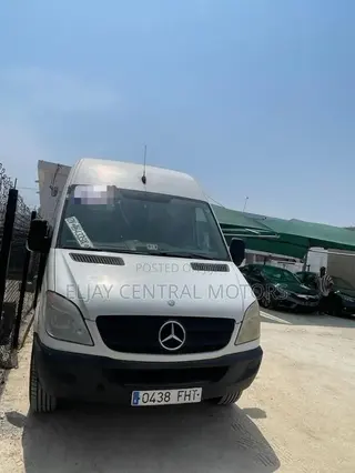 Mercedes-Benz Sprinter 2012 White
