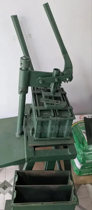 Block Machine With 5" Solid and Hollow Mould,6" Solid and Hollow Mould