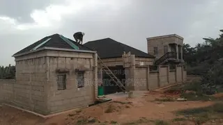 5bdrm House in Kwabre for sale