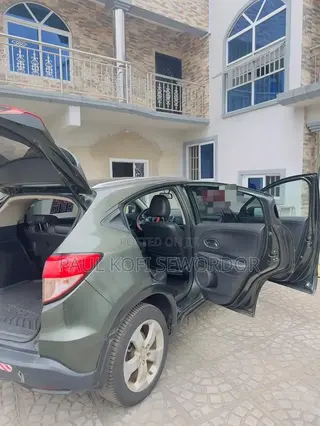 Honda HR-V 4dr SUV (1.5L 4cyl CVT) 2016 Green
