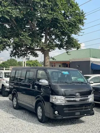 Toyota HiAce 2013 Black
