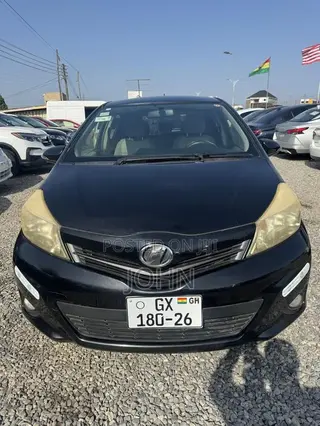 Toyota Vitz 1.3 FWD 5dr 2012 Black