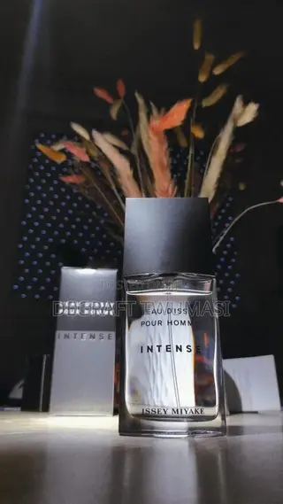 Issey Miyake Eau D’Issey Pour Homme Intense
