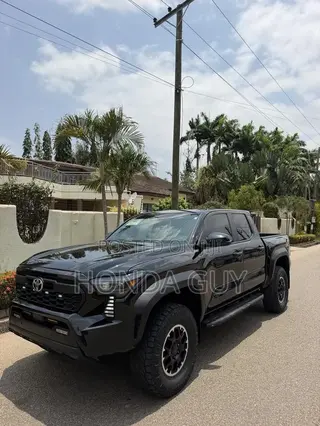 Toyota Tacoma SR5 Double Cab 5' Bed AT 2024 Black