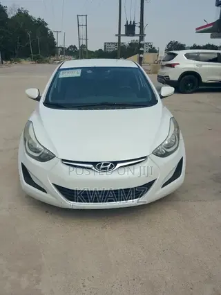 Hyundai Elantra Limited Sedan FWD (1.8L 4cyl 6A) 2016 White