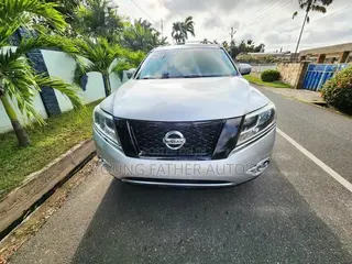 Nissan Pathfinder Platinum 4dr 4x4 (3.5L 6cyl) 2017 Gray