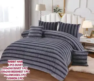 6-Piece Fluffy Duvet Set With Throw Pillows 220×240cm
