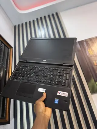 Laptop Dell Latitude E5550 8GB Intel Core i5 SSD 256GB