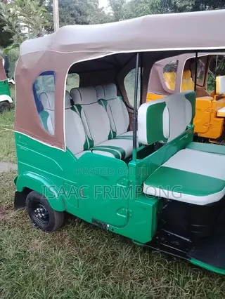 Bajaj RE 2025 Green
