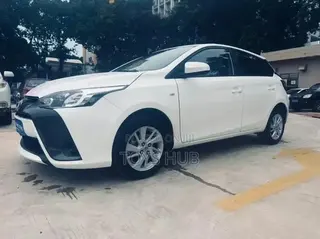 Toyota Yaris L Hatchback 5dr 2018 White