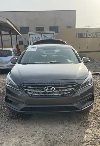 Hyundai Sonata Sport 2.0T Sedan FWD (2.0L 4cyl 6A) 2017