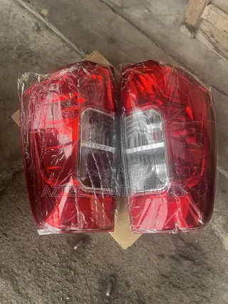 Nissan Navara 2014 2015 2016 2017 2018 2019 2020 Taillights