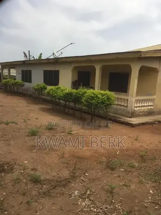 2bdrm Bungalow in Koforidua, Akuapim North for sale