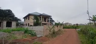 8bdrm Apartment in Helping Hand, Akuapim North for sale