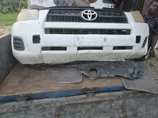 Front Cut Rav 4 2012